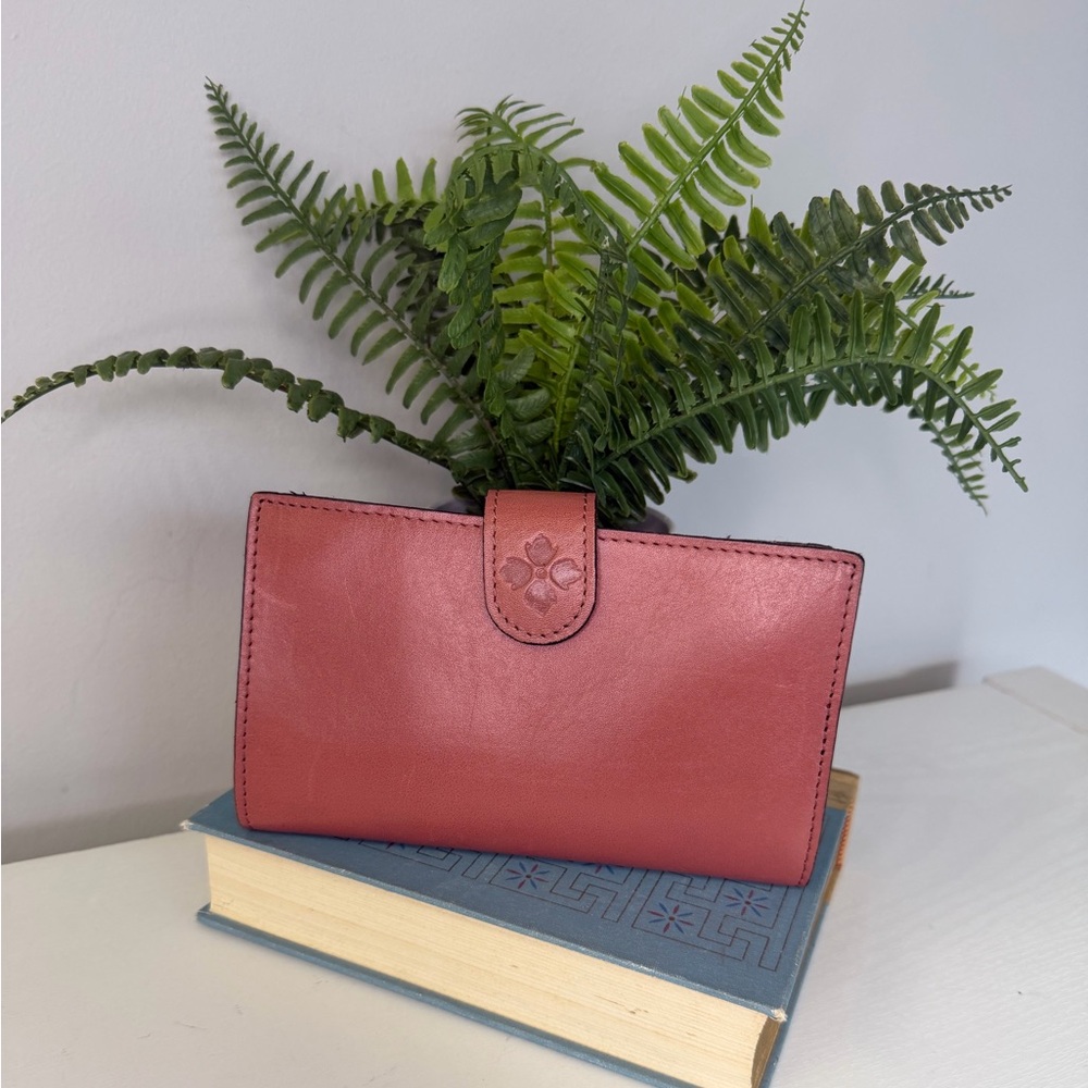 NWOT Patricia Nash Linnet Wallet in Dusty Pink Leather - Picture 1 of 5